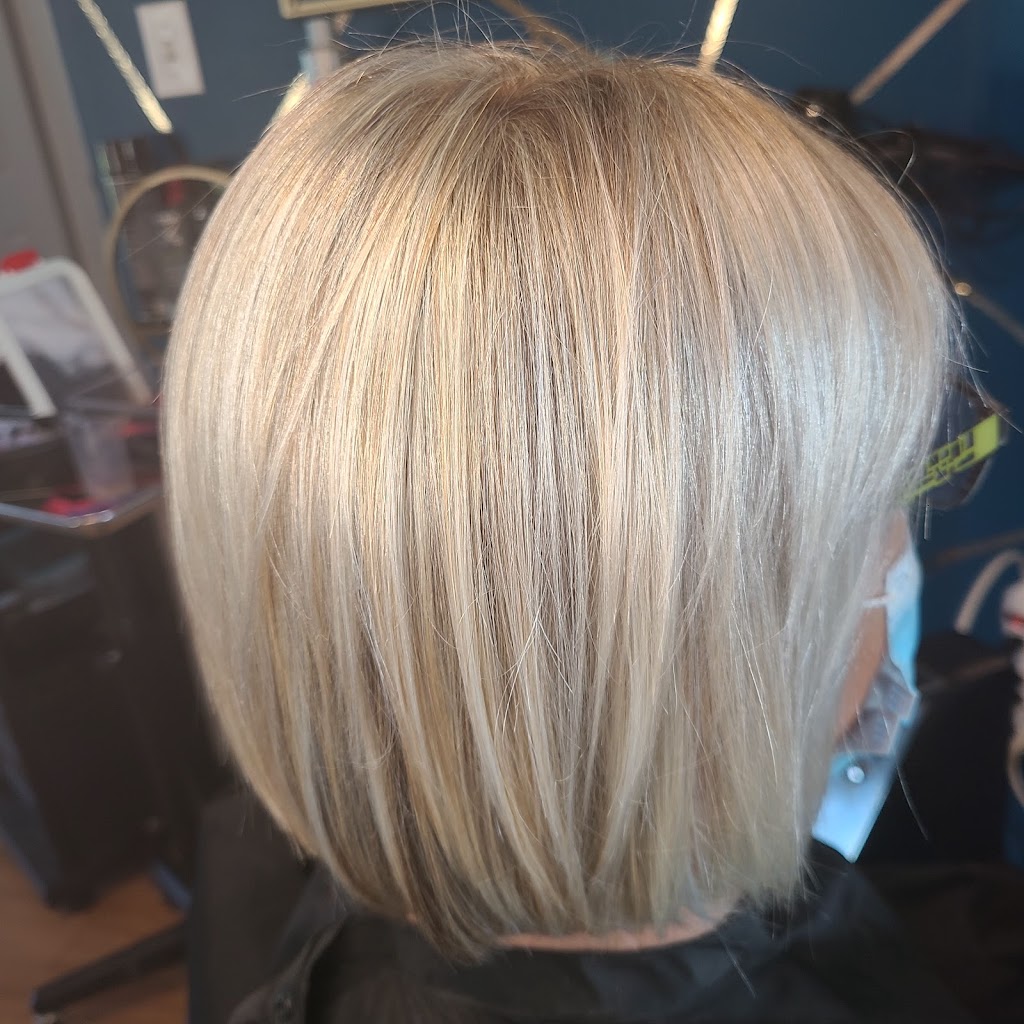 Barries Hair Girl | 81 Masters Dr, Barrie, ON L4M 6W8, Canada | Phone: (705) 718-8456