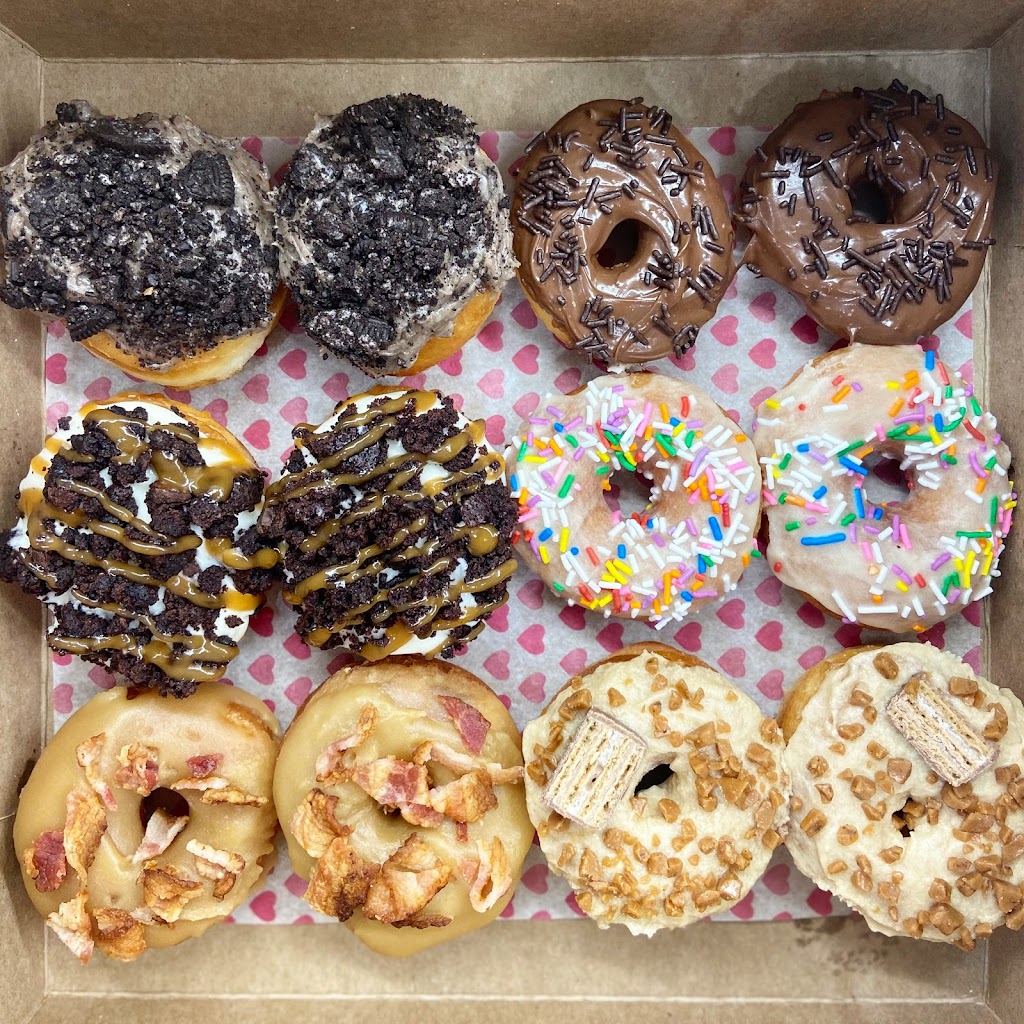 Sunset Donuts (Home Bakery) | Sunset Ridge, Vaughan, ON L4H 1Z6, Canada | Phone: (647) 390-2745