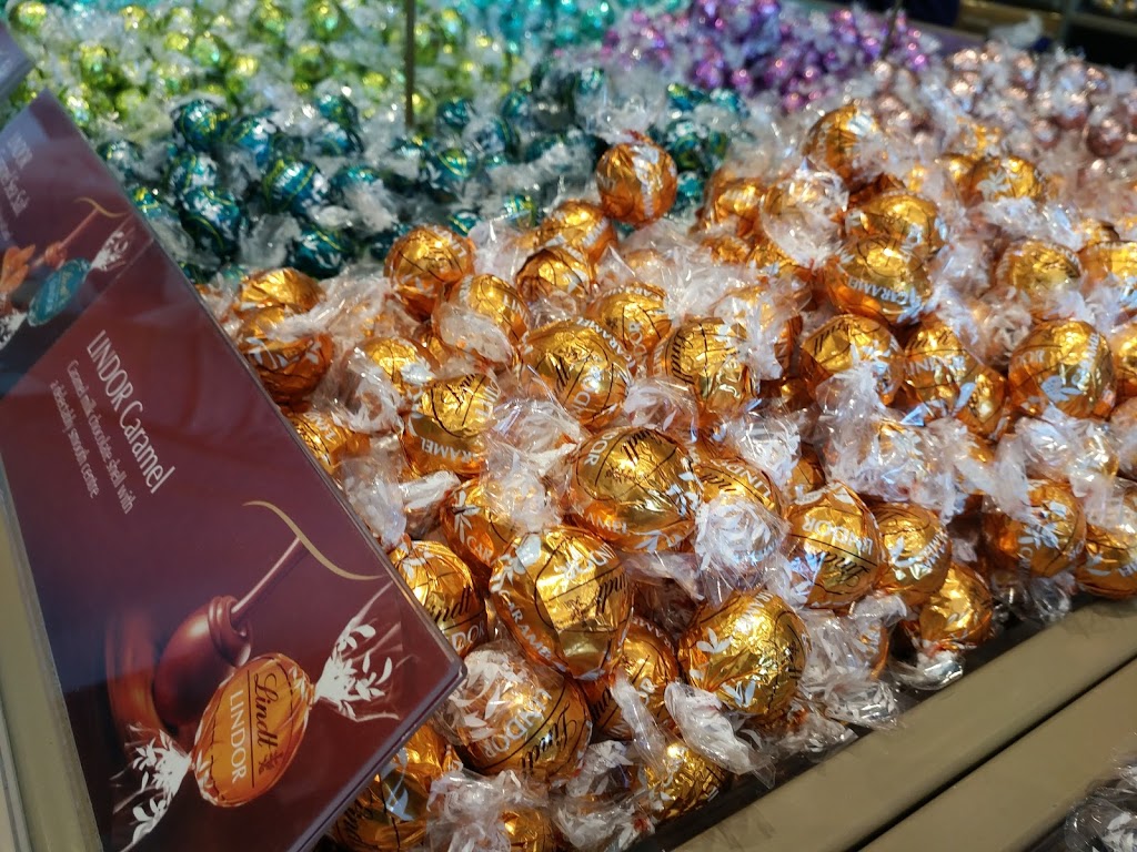 Lindt Chocolate Shop | 300 Taylor Rd Unit 499, Niagara-on-the-Lake, ON L0S 1J0, Canada | Phone: (905) 688-7770