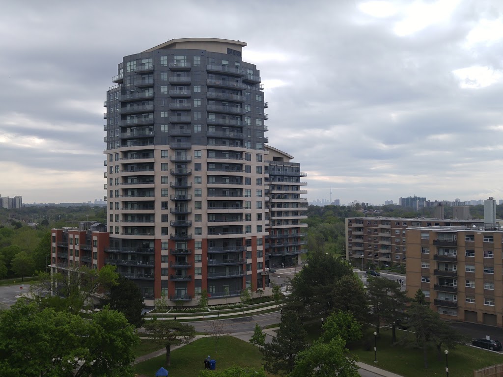 Scarlett Heights Park | 24 Fontenay Ct, Etobicoke, ON M9A 4W3, Canada | Phone: (416) 392-2489