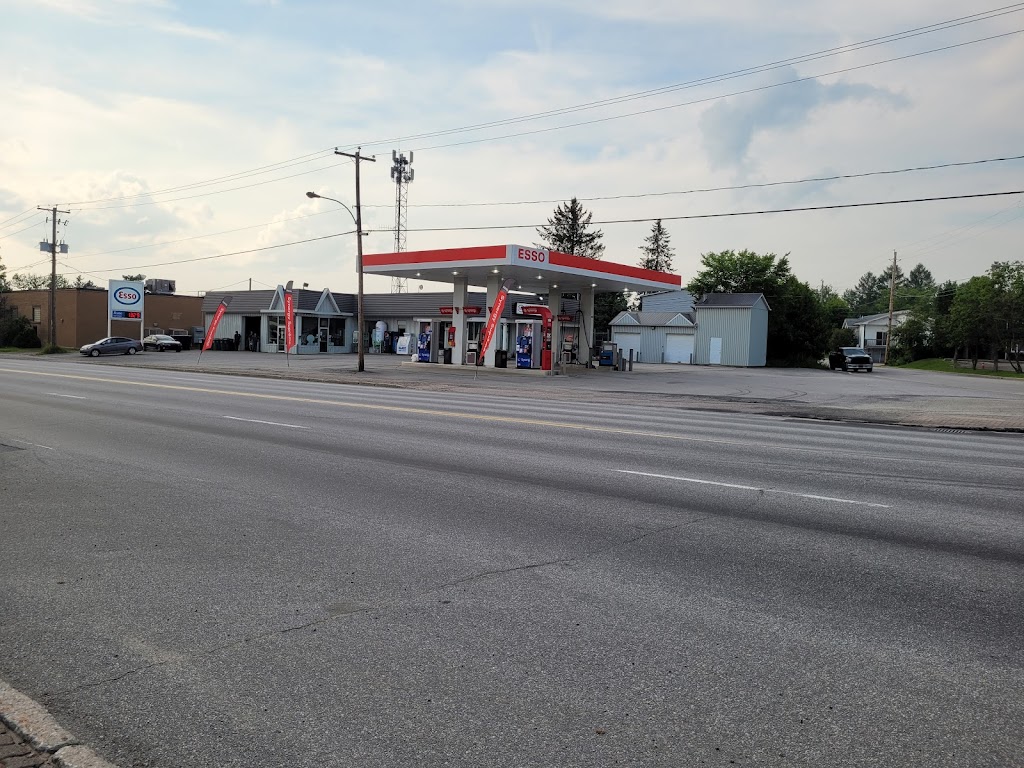 Esso | 233 Bd Albiny Paquette, Mont-Laurier, QC J9L 1K2, Canada | Phone: (819) 623-1392