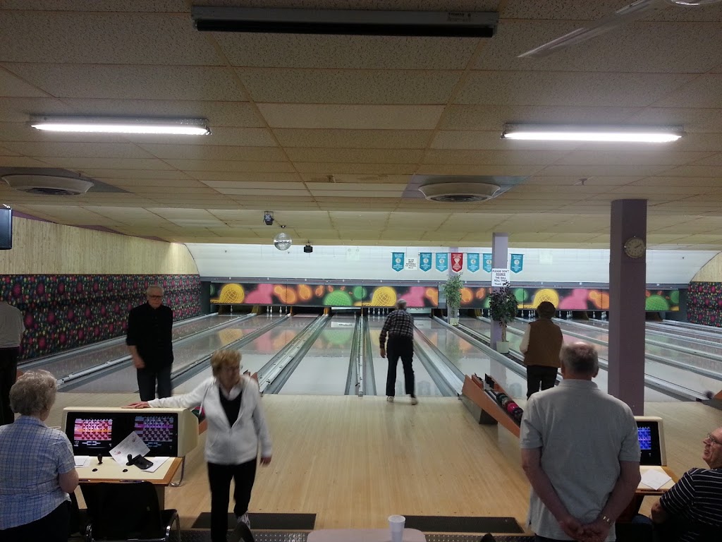 Fairmont Lanes Inc | 972 Hamilton Rd, London, ON N5W 1V6, Canada | Phone: (519) 455-9630