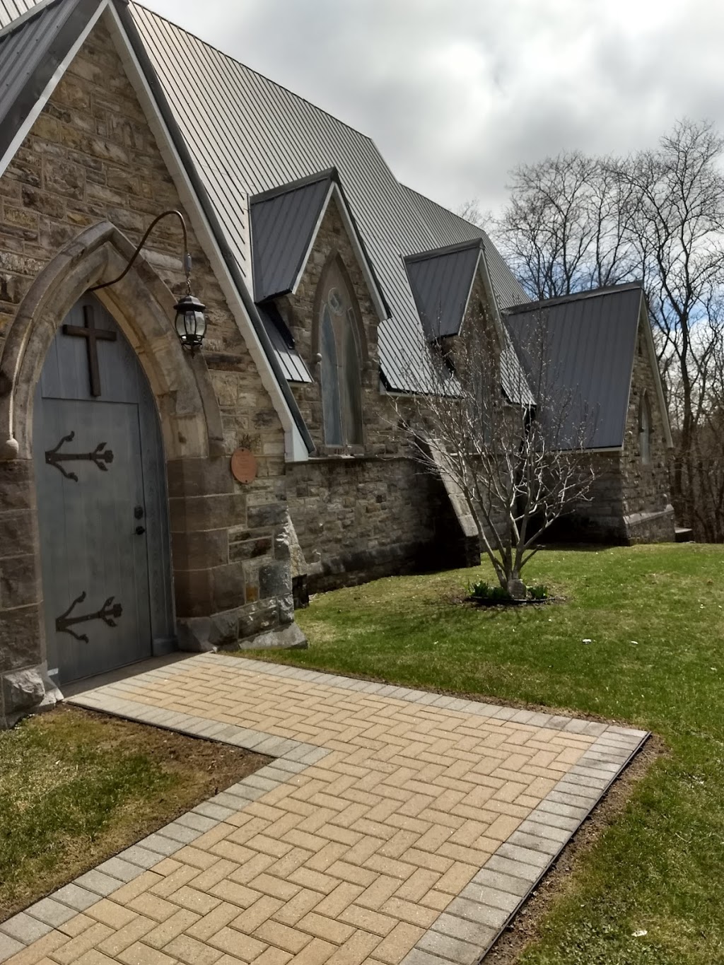 St. John The Baptist Anglican Church | 37 E Main St, Lyn, ON K0E 1M0, Canada | Phone: (613) 865-8205