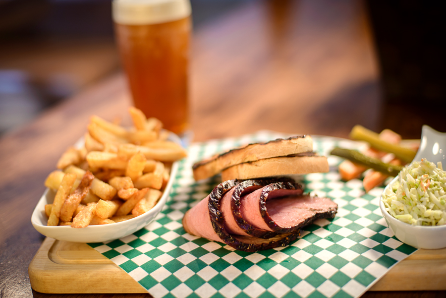 Pub au Cochon Fumé | 1625 Avenue Nicolas Perrot, Bécancour, QC G9H 3B8, Canada | Phone: (819) 602-0102