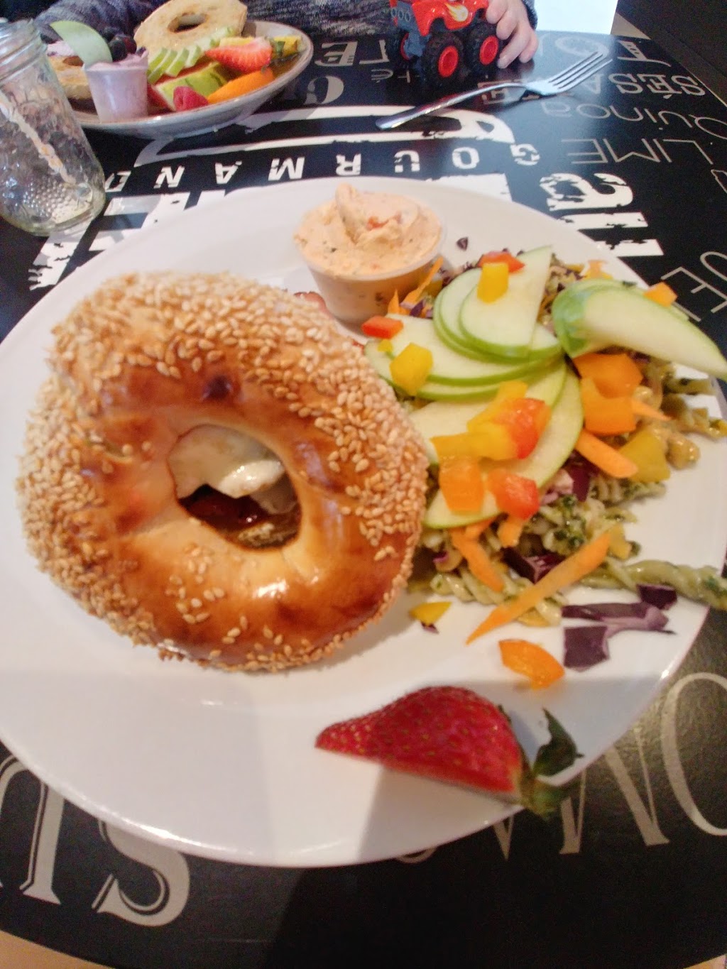 Au Bagel Gourmand | 358 Rue Notre-Dame, Repentigny, QC J6A 2S5, Canada | Phone: (450) 932-6707