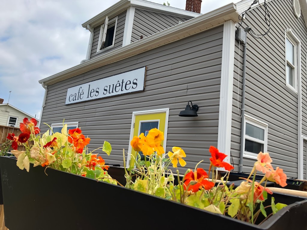 Cafe Les Suêtes | 12690 Cabot Trail, Saint Joseph du Moine, NS B0E 1L0, Canada | Phone: (902) 224-5484