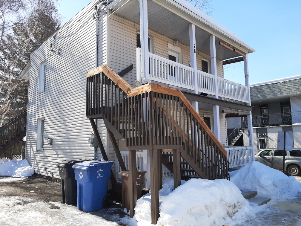 Larouche Rénovation | 3056 Rue du Mousson, Sainte-Marthe-sur-le-Lac, QC J0N 1P0, Canada | Phone: (514) 466-6292