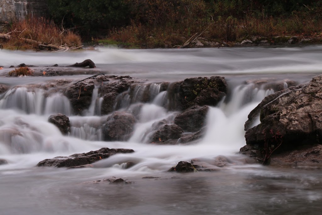 Sauble Falls Provincial Park - pay parking lot | 954-962 Sauble Falls Pkwy, Wiarton, ON N0H 2T0, Canada | Phone: (519) 422-1952