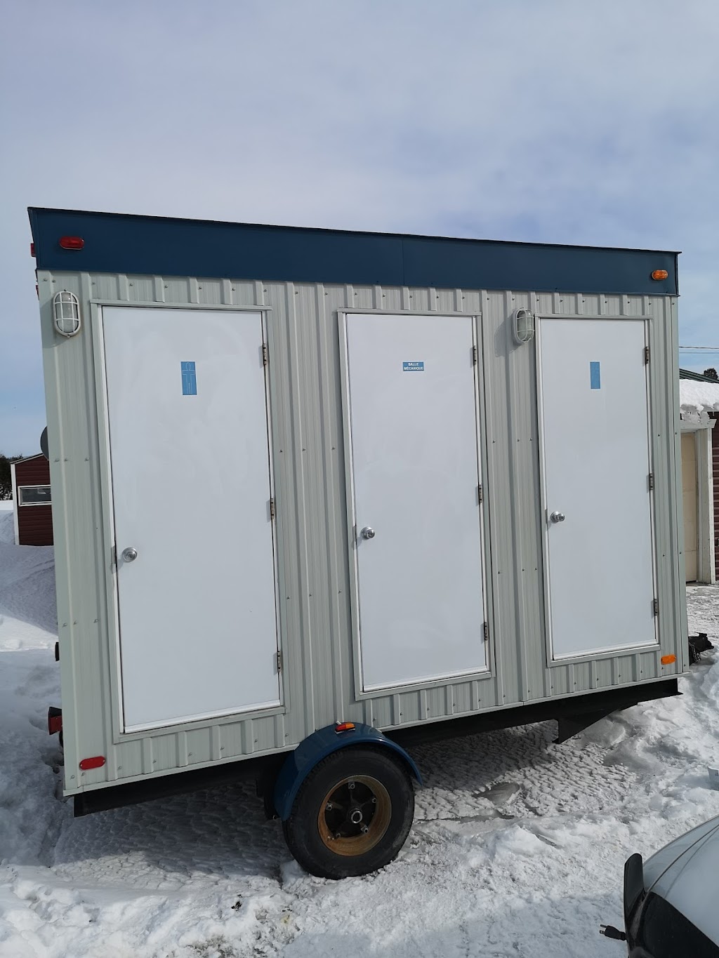 Toilettes Mobiles JM | 4594 Chemin St André, Jonquière, QC G7X 7V4, Canada | Phone: (418) 290-1769