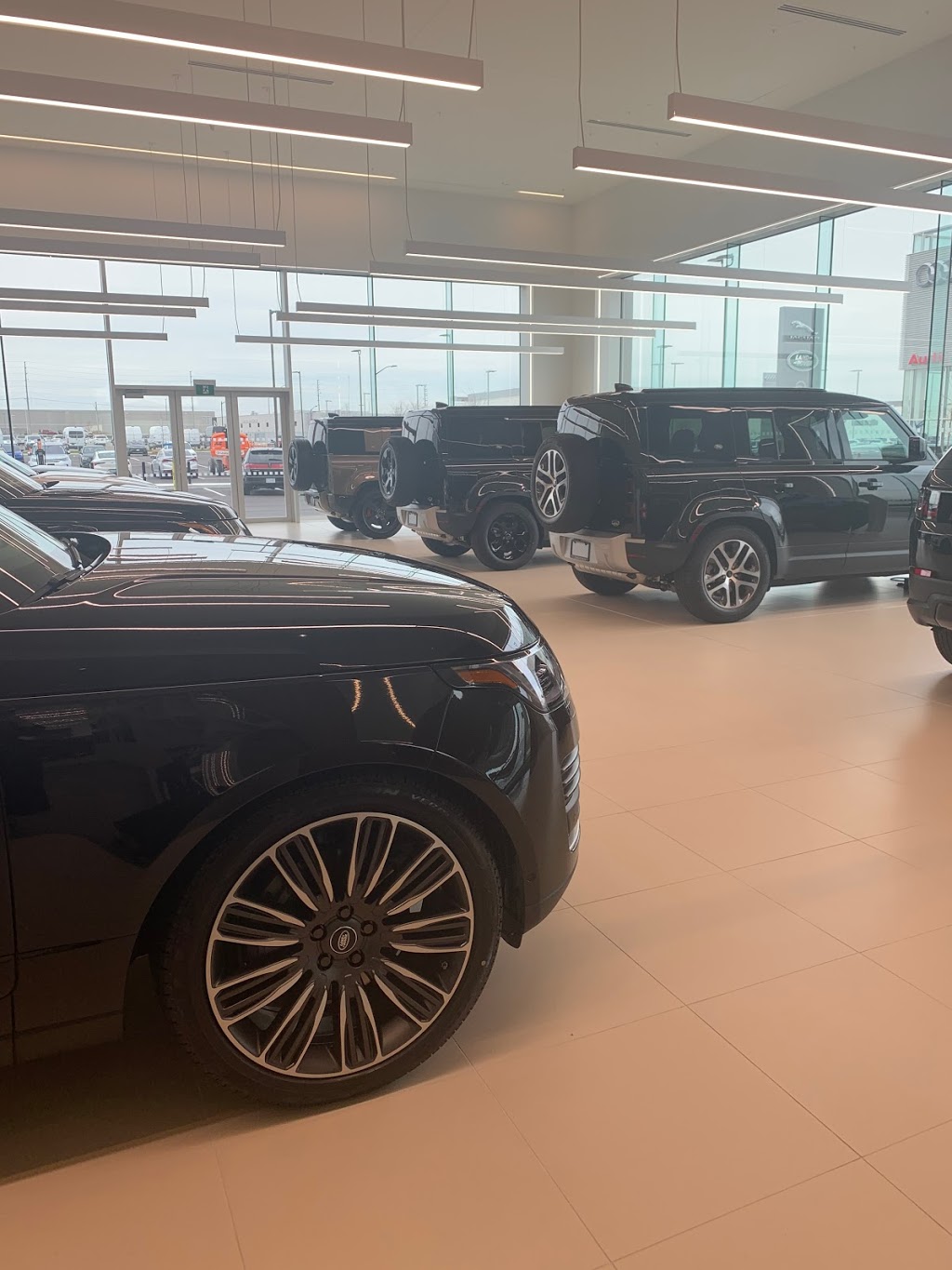 Land Rover Brampton | 50 Coachworks Cres, Brampton, ON L6R 3Y2, Canada | Phone: (905) 500-2005