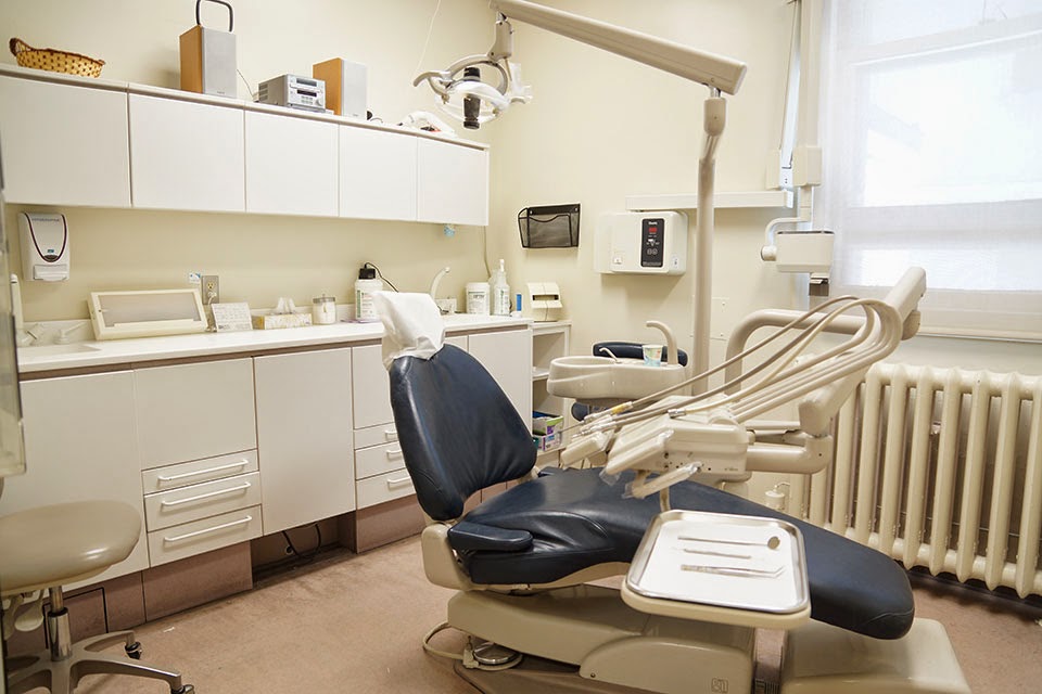 dentalhouse Kingston | Kingston General Hospital, 76 Stuart St, Kingston, ON K7L 2V7, Canada | Phone: (613) 546-4933