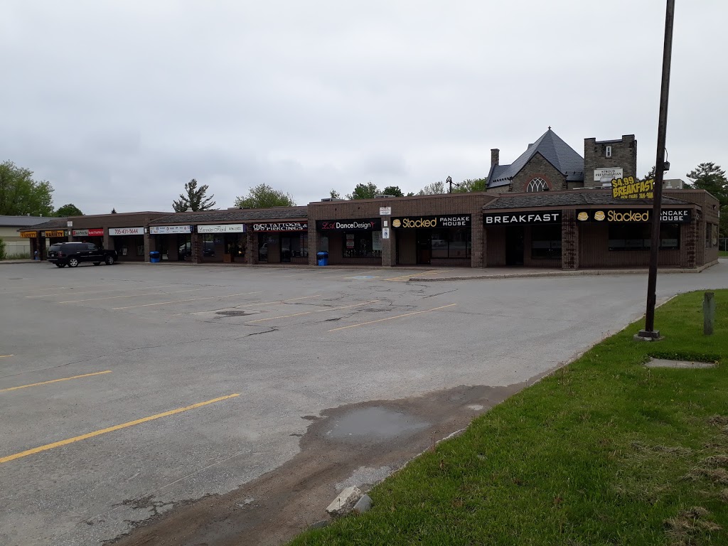 Innisfil Shopping Plaza | 7905 Yonge St, Innisfil, ON L9S 1K9, Canada | Phone: (416) 704-0750