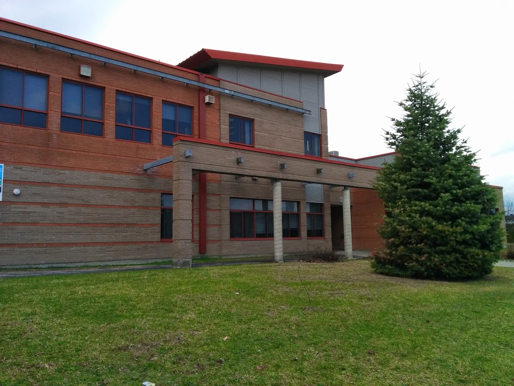 Site de l’école au Point-du-Jour | 1075 Boulevard Pierre Lesueur, LAssomption, QC J5W 2P2, Canada | Phone: (450) 492-3586