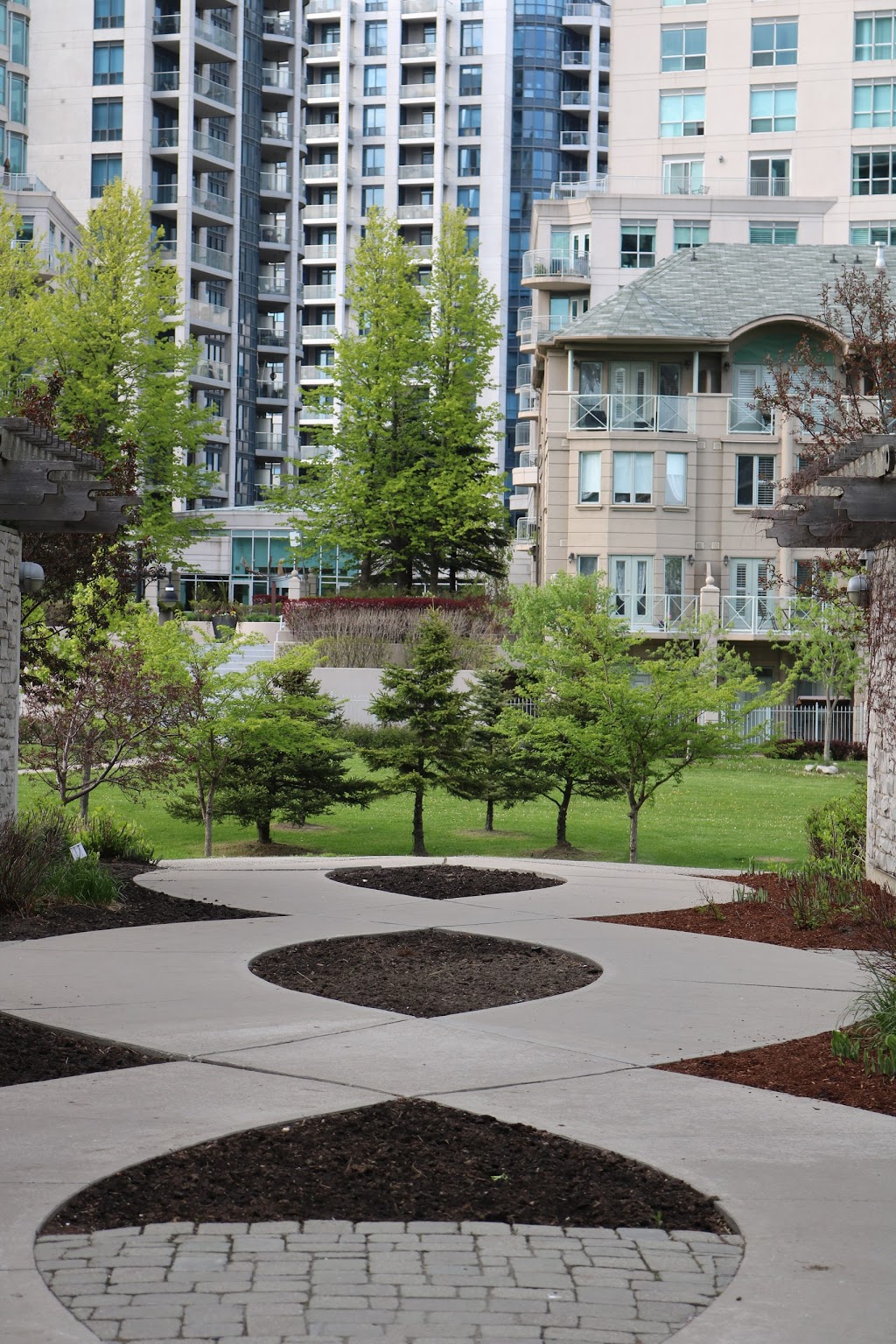 Jean Augustine Park | 2115 Lake Shore Blvd W, Etobicoke, ON M8V, Canada | Phone: (416) 338-4386