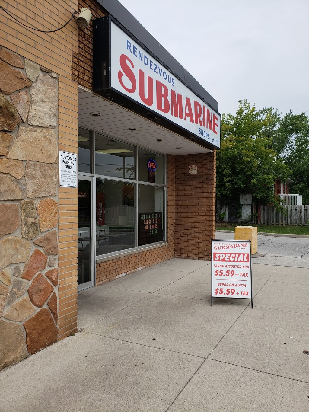 Rendezvous Submarine Shops | 2057 Mt Forest Dr, Burlington, ON L7P 1H4, Canada | Phone: (905) 332-8541