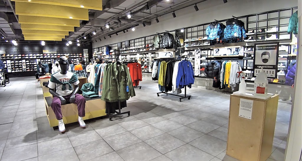 Footaction | 1800 Sheppard Ave E Unit 1021, Willowdale, ON M2J 5A7, Canada | Phone: (416) 491-3667