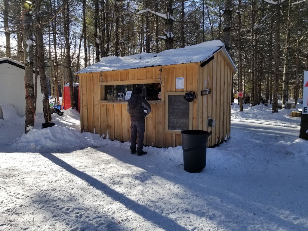 Icelynd Skating Trails | 6865 Fernbank Rd, Stittsville, ON K2S 1B6, Canada | Phone: (613) 705-7634