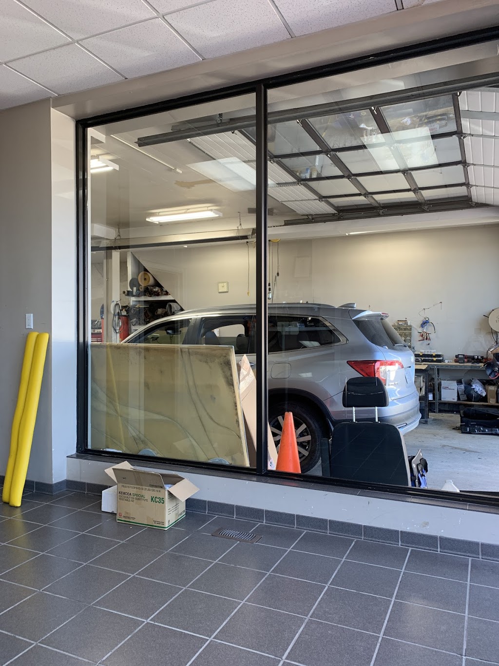 Standard Auto Glass | 2836 Dufferin St, North York, ON M6B 3S3, Canada | Phone: (416) 789-1851