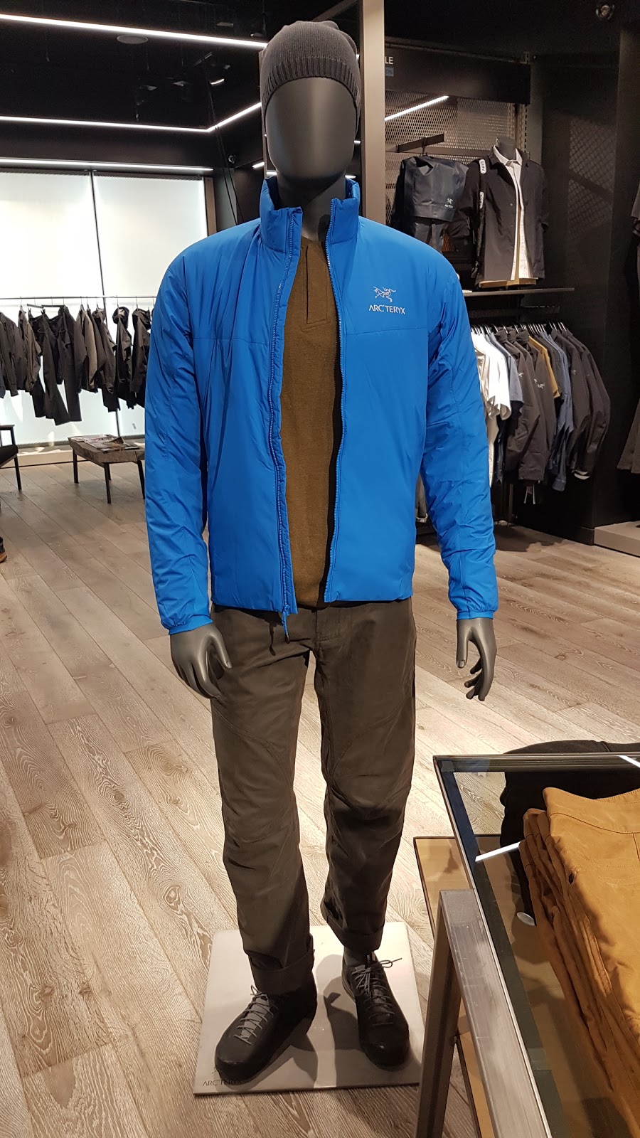 Arc’teryx | 3401 Dufferin St #511, North York, ON M6A 2T9, Canada | Phone: (416) 787-6978