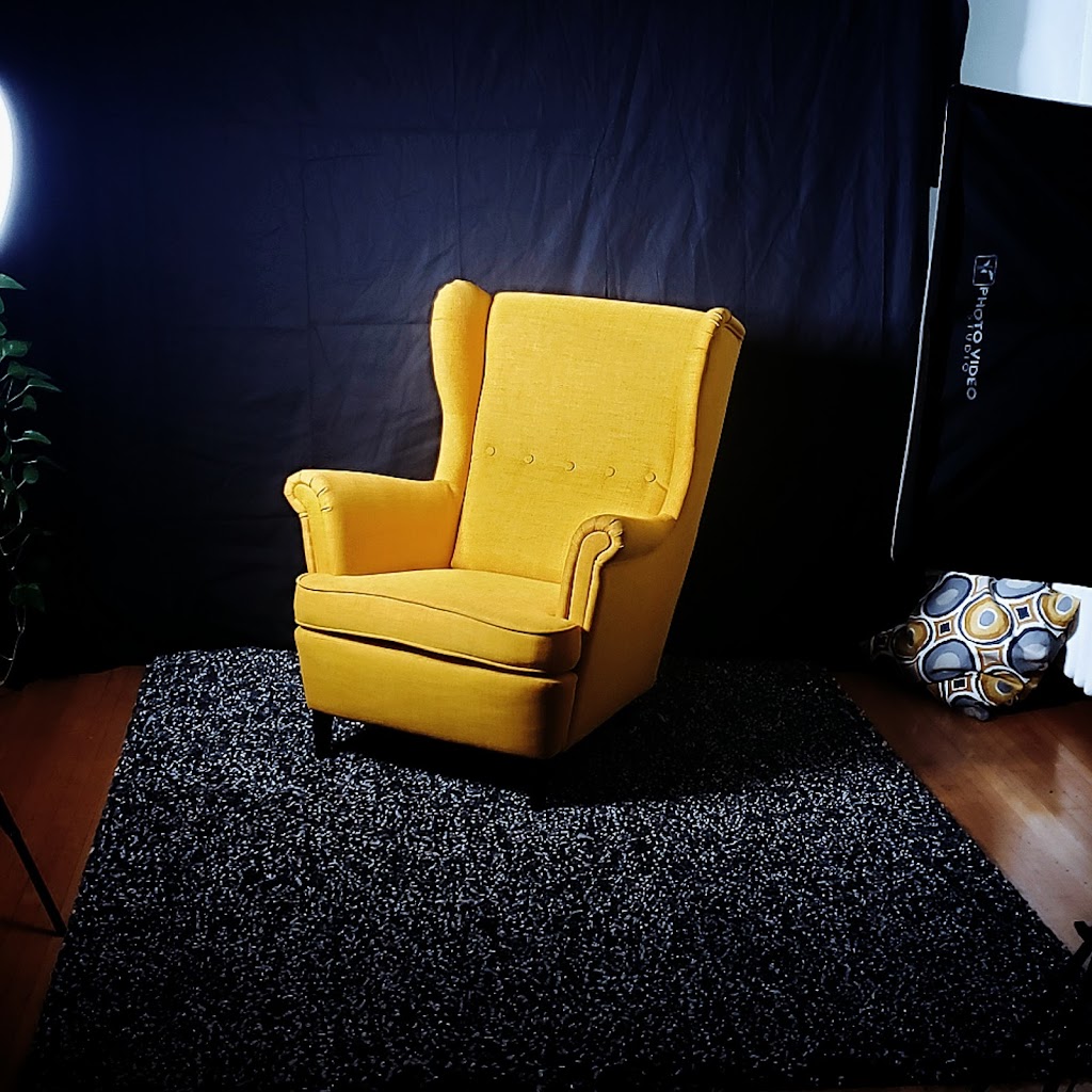 Yellow Chair Studio | THE CREATIVE GRAHAM | 1030a St Clair Ave W, Toronto, ON M6E 1A4, Canada | Phone: (647) 992-4012