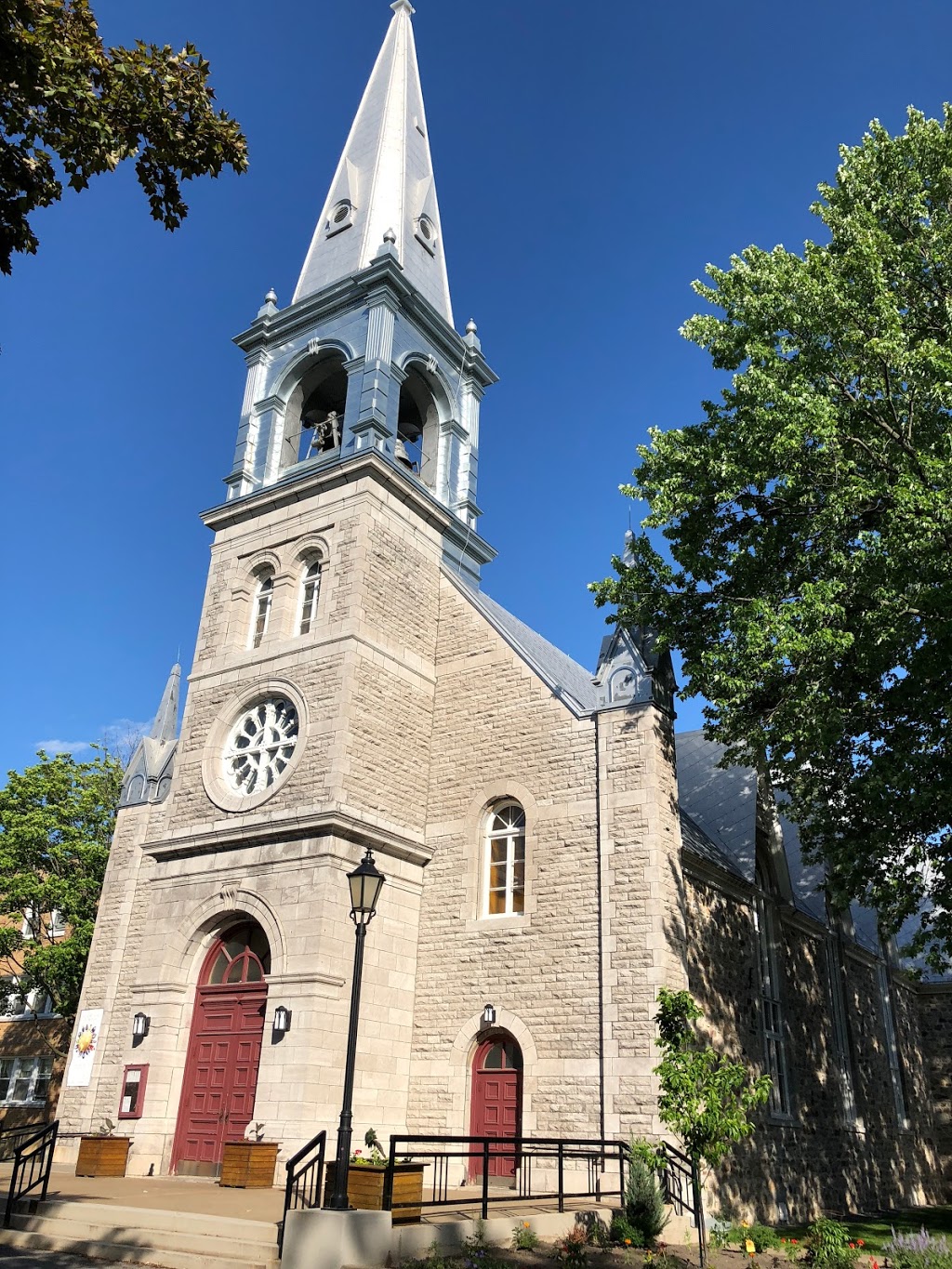 Paroisse Catholique Saint-François-Xavier | 596 MARIE-VICTORIN, Verchères, QC J0L 2R0, Canada | Phone: (450) 583-3961