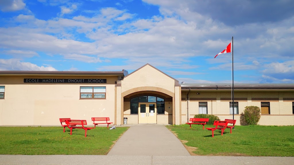 Madeleine DHouet School | 108 22 St NW, Calgary, AB T2N 2M8, Canada | Phone: (403) 500-2008
