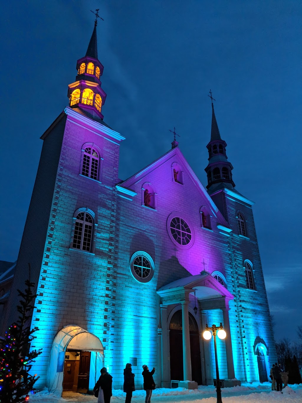 Église Sainte-Famille | 30 Place de lÉglise, Cap-Santé, QC G0A 1L0, Canada | Phone: (418) 285-2311