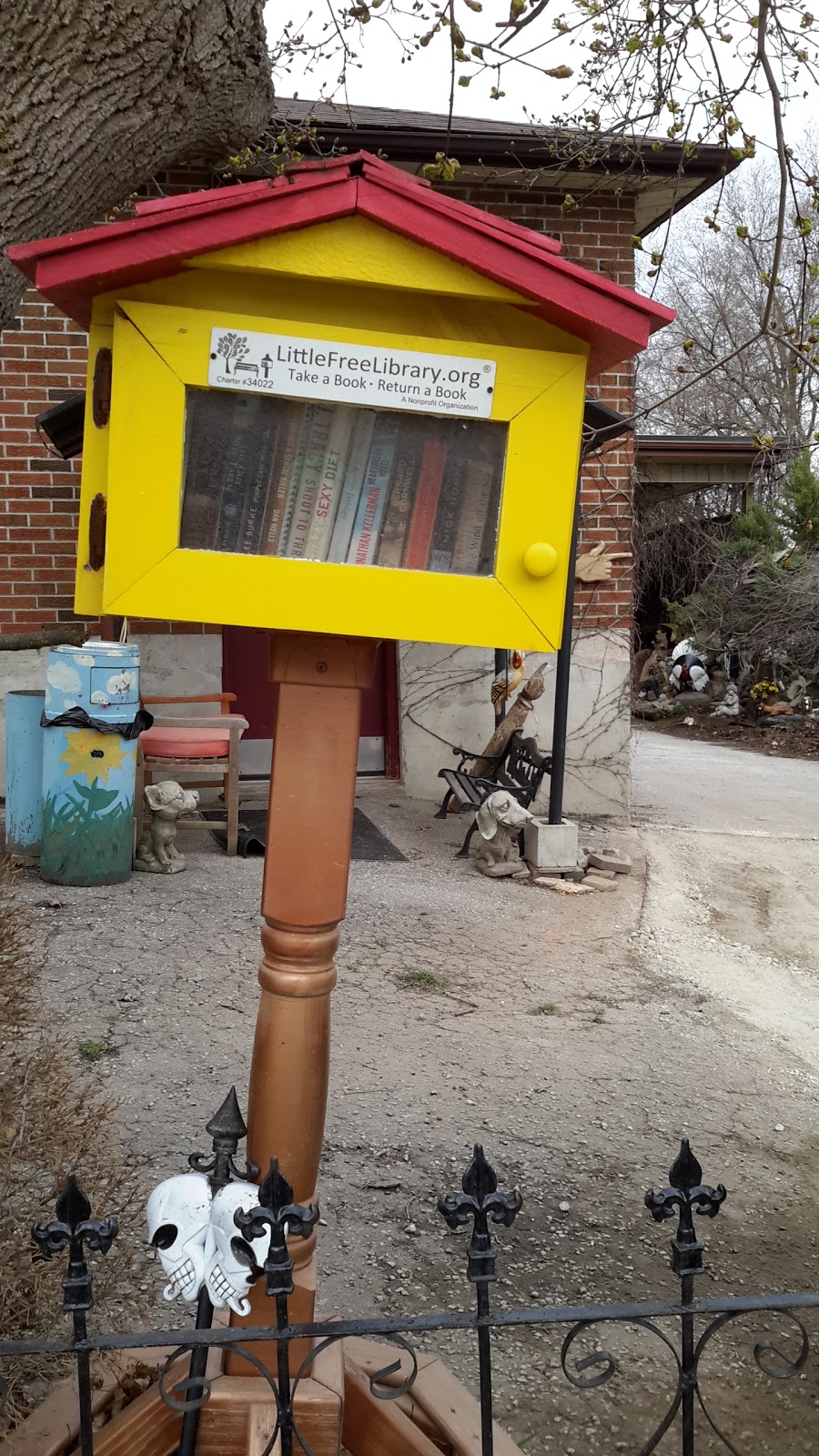 Little Free Library #34022 | 9001-9169 Creditview Rd, Brampton, ON L6X 0E5, Canada