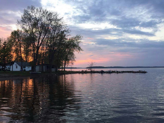 Poplar Grove Camp: Lakefront Cottage & Resort | 1320 Scollard Line, Ennismore, ON K0L 1T0, Canada | Phone: (905) 805-9608