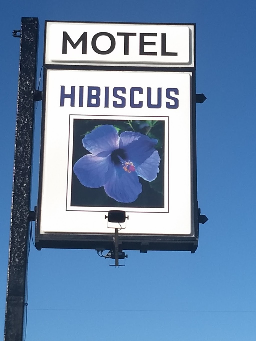 Motel Hibiscus | 9341 Boulevard Sainte-Anne, Sainte-Anne-de-Beaupré, QC G0A 3C0, Canada | Phone: (418) 702-1354