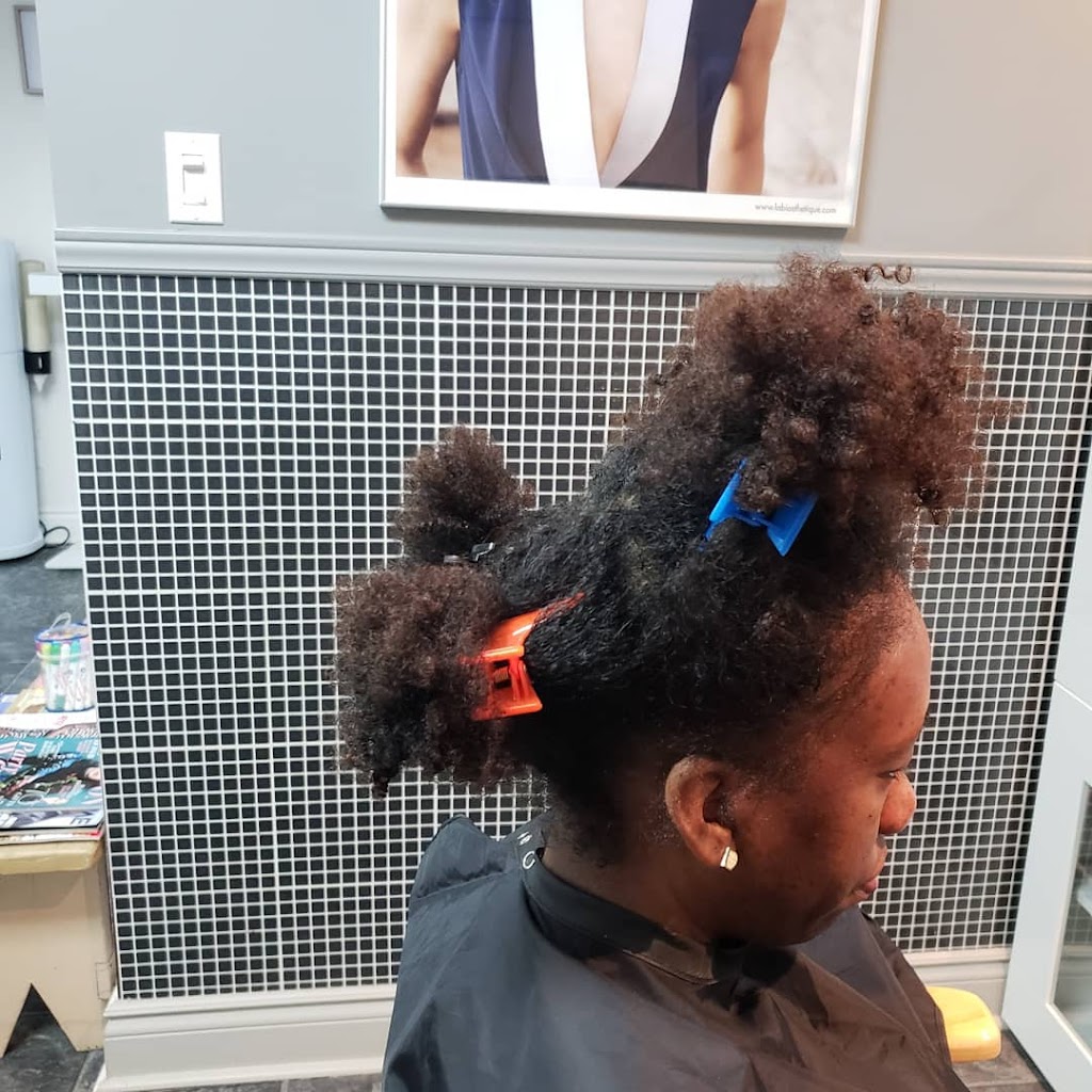 Coiffure et Esthétique Les Belles Nanas | 94 Rue Roman, Saint-Jean-sur-Richelieu, QC J3B 3Z3, Canada | Phone: (514) 755-2920