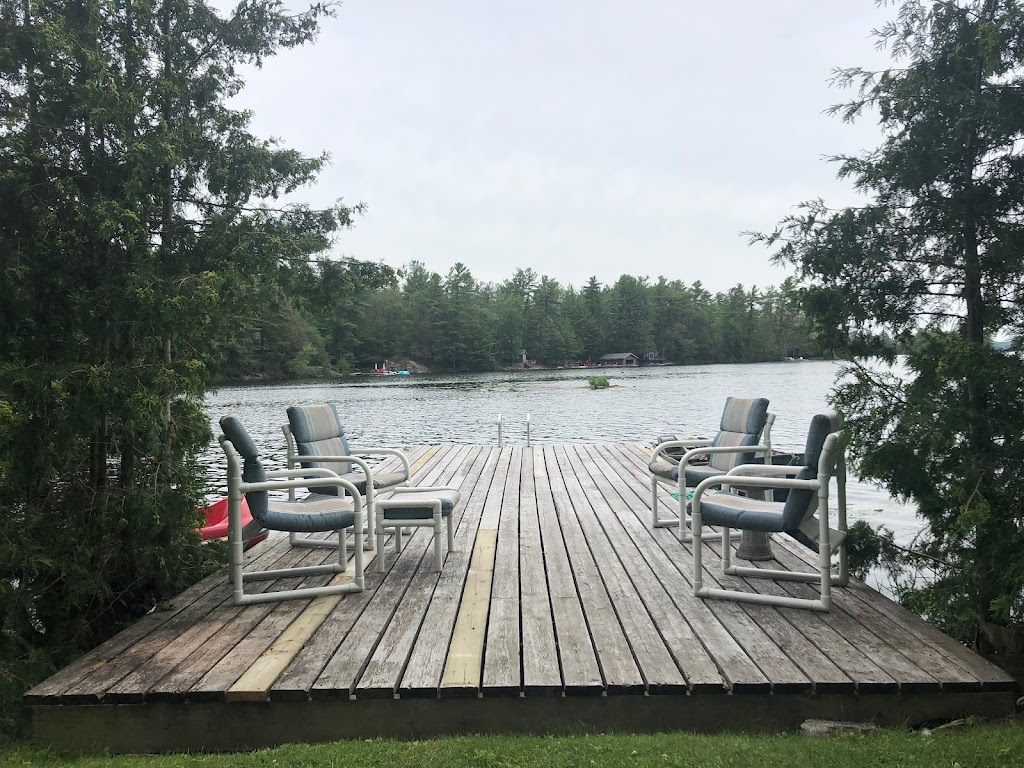 Islandview Cottages | 370 Carveths Marina Rd, Lakefield, ON K0L 2H0, Canada | Phone: (705) 652-0516