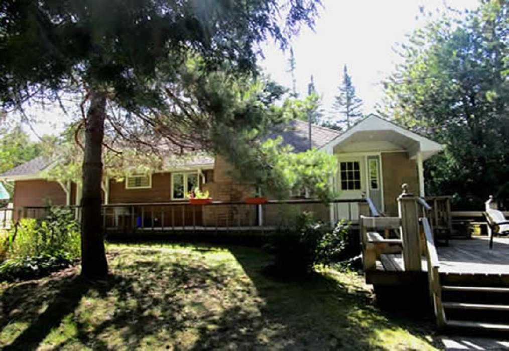 Adopt A Cottage | 1198 2nd Ave S, Sauble Beach, ON N0H 2G0, Canada | Phone: (519) 422-1537