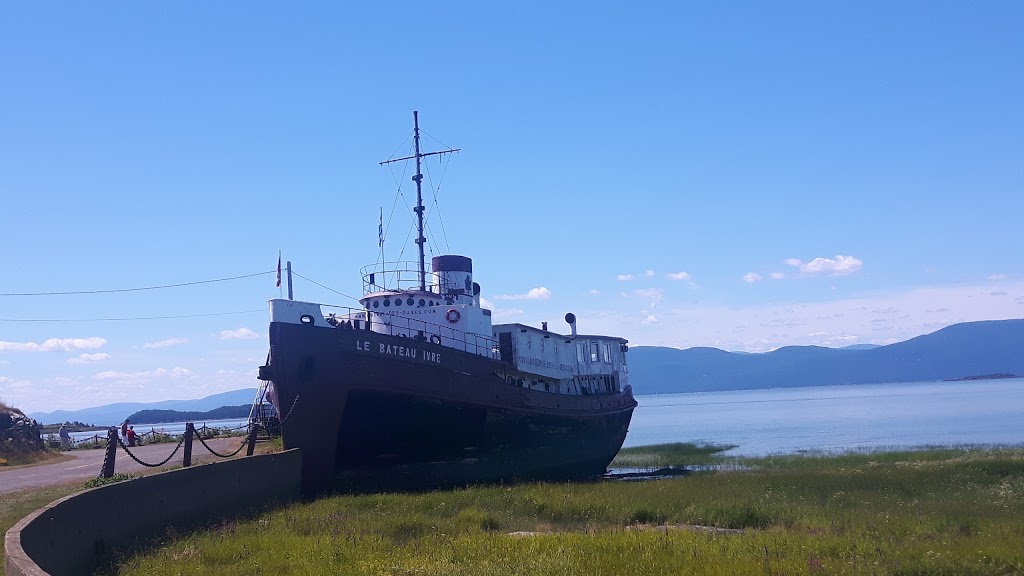 Le Bateau Ivre | Exposition des costumes de la Mi-Carême | Chemin de la Basse Ville, LIsle-aux-Grues, QC G0R 1P0, Canada | Phone: (418) 248-0129