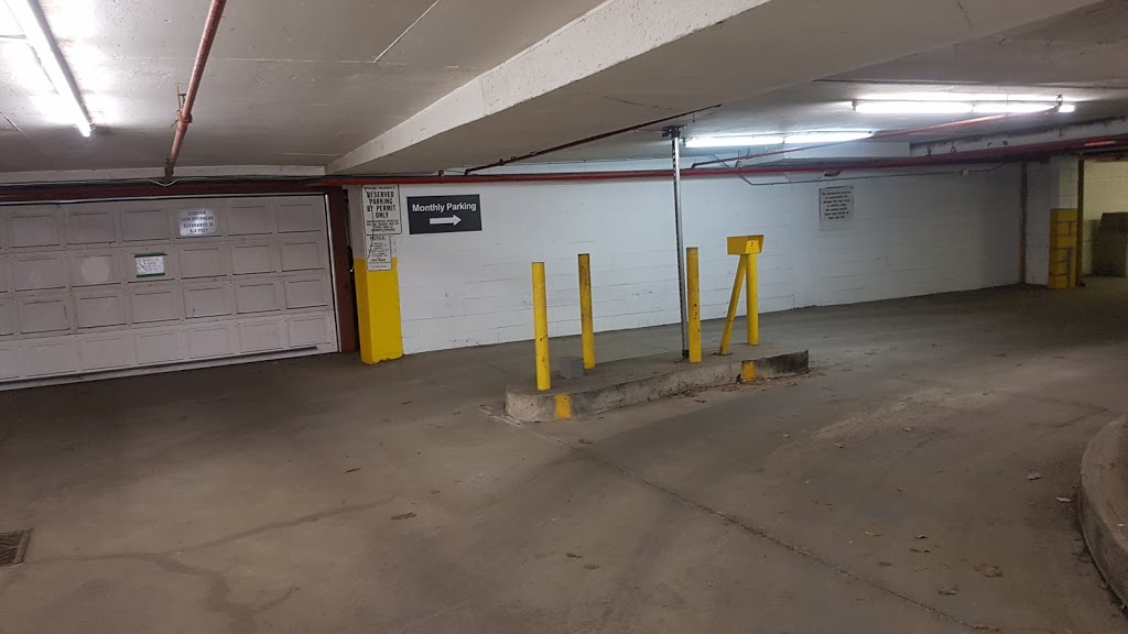 Public Parking | 33 Stadium Rd, Toronto, ON M5V 3P4, Canada