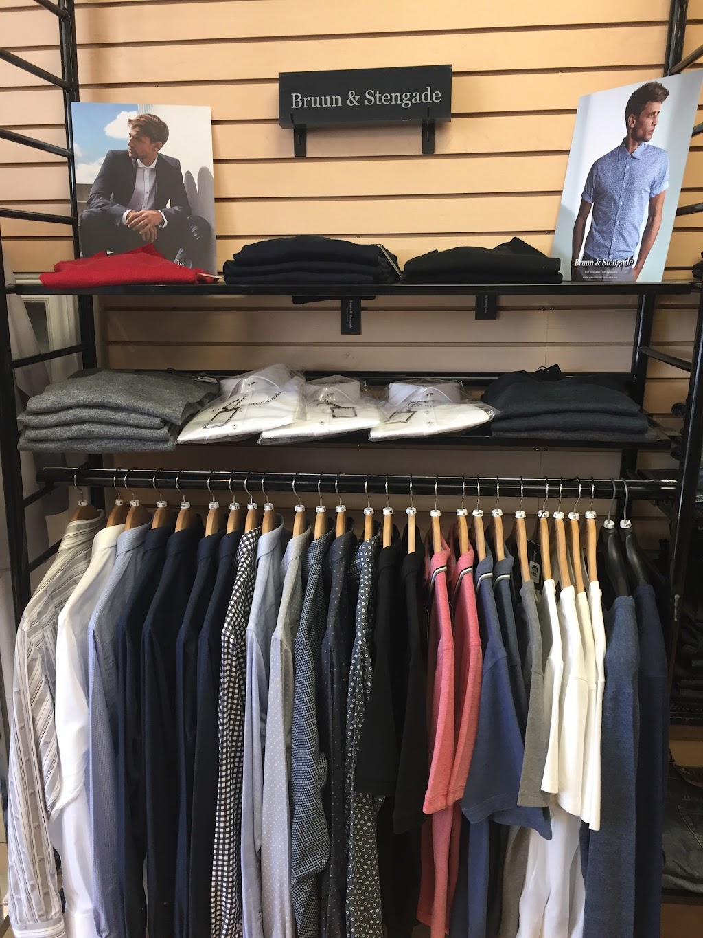 Winstons Mens Wear | 8 Courthouse Square, Goderich, ON N7A 1M3, Canada | Phone: (519) 440-0633