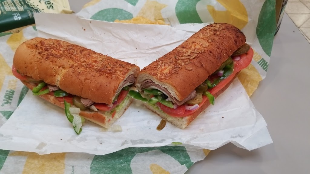 Subway | 320 Bayfield St, Bayfield Mall Unit # 87, Barrie, ON L4M 6X7, Canada | Phone: (705) 722-4721