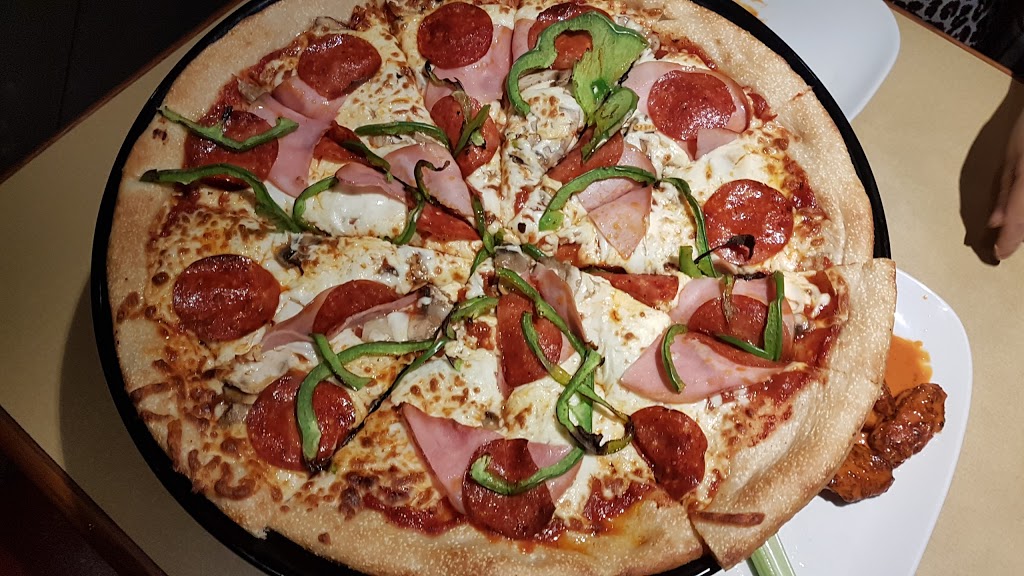 Boston Pizza | 2915 Eglinton Ave W, Mississauga, ON L5M 6J3, Canada | Phone: (905) 569-0517