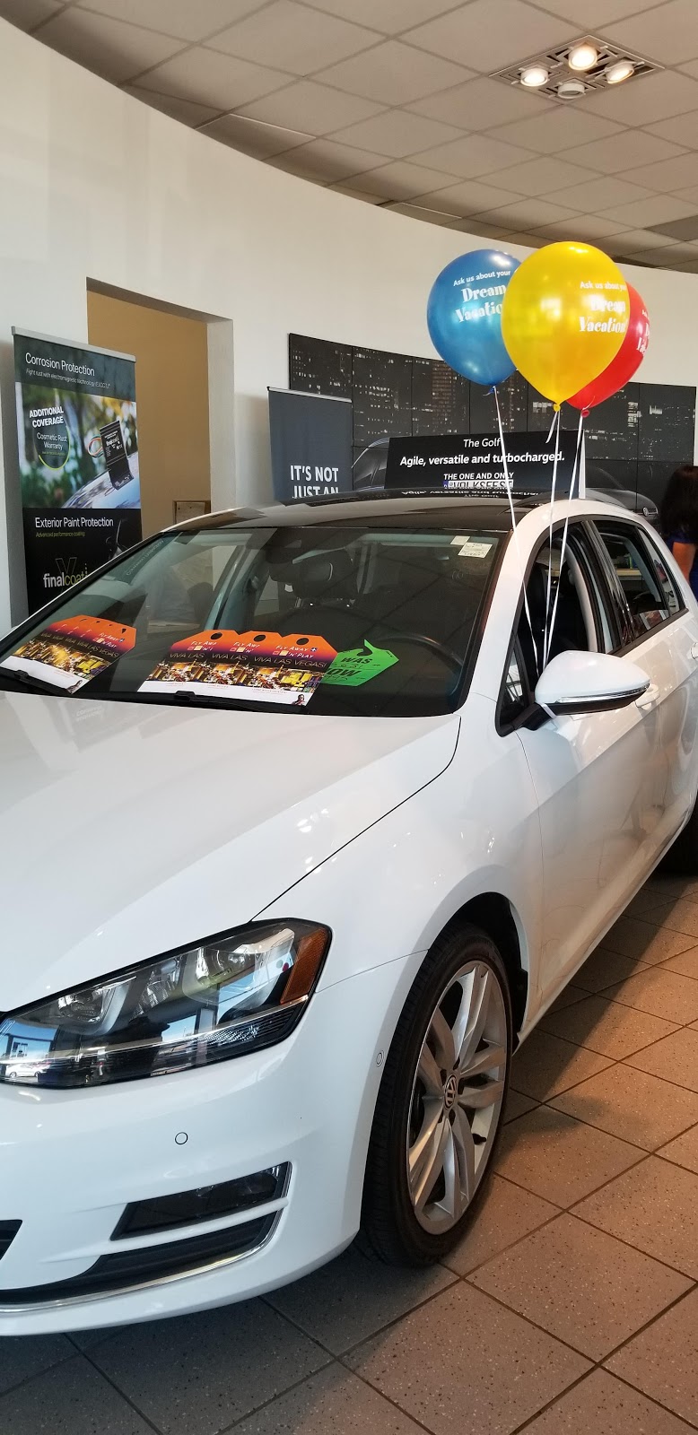 Hunt Club Volkswagen | 2655 Bank St, Gloucester, ON K1T 1N1, Canada | Phone: (613) 521-2300