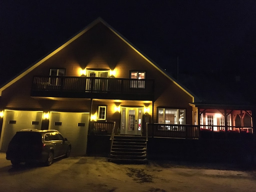 Chalet spa Kodiak | 11 Rue Danielle, Saint-Côme, QC J0K 2B0, Canada | Phone: (514) 663-9990