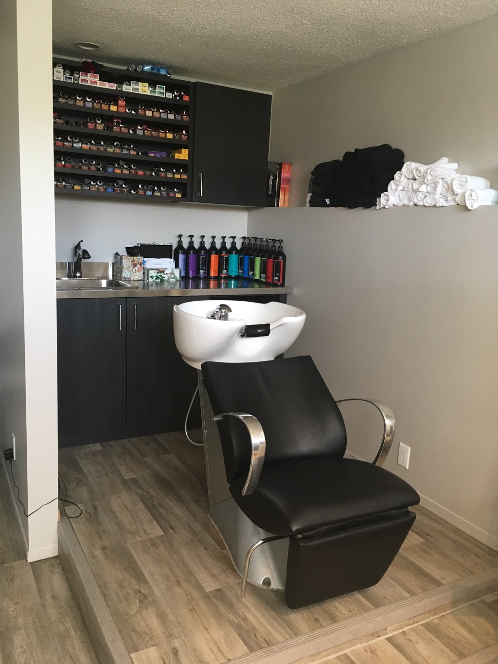 Salon Eve | 316 Rue Laurent Barré, Ange-Gardien, QC J0E 1E0, Canada | Phone: (450) 293-5493