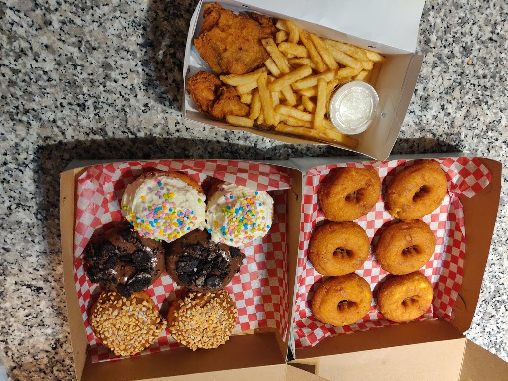 Tastys Chicken & Donuts | 357 Spadina Ave, Toronto, ON M5T 2G3, Canada | Phone: (416) 901-4494