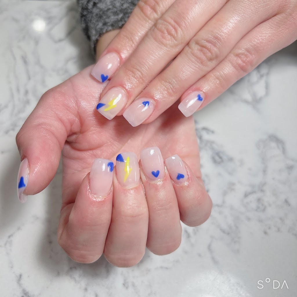 Ongles Lotus Blanc | 1090 Rang Saint-François, Terrebonne, QC J6Y 1Z5, Canada | Phone: (579) 637-3366