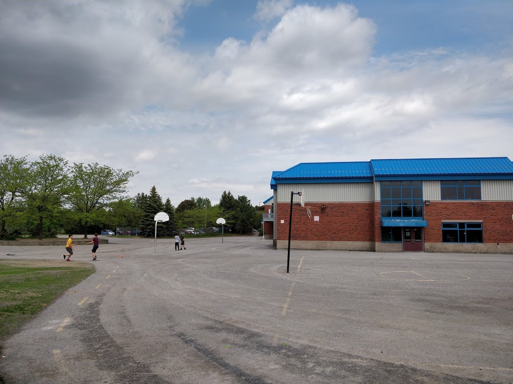 Cedarview Middle School (7-8) | 2760 Cedarview Rd, Nepean, ON K2J 4J2, Canada | Phone: (613) 825-2185