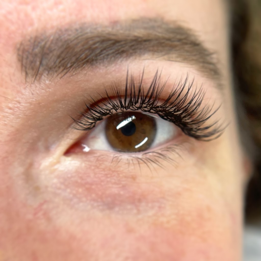 Kendra Lashes YYJ | 1130 Holly Park Rd, Brentwood Bay, BC V8M 1E6, Canada | Phone: (250) 208-3532