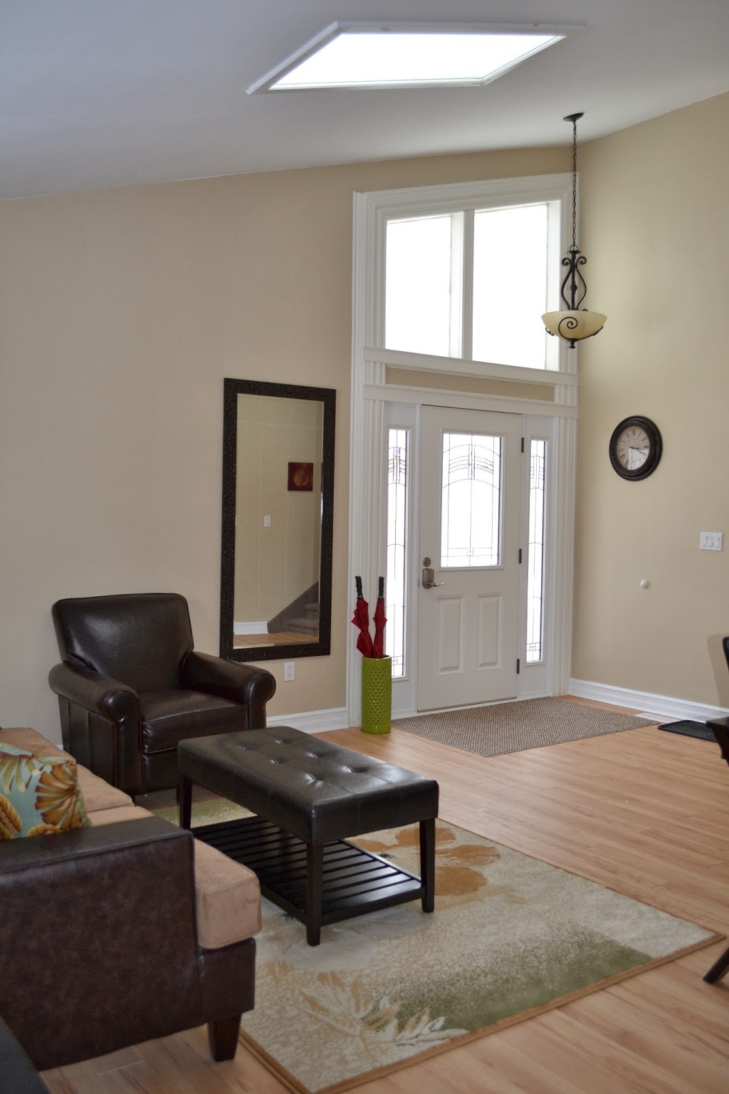 Niagara Falls Vacation Rentals | 8341 Breadner Crescent, Niagara Falls, ON L2G 6N6, Canada | Phone: (289) 257-0987