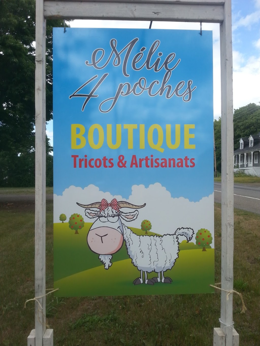 Mélie 4 Poches | 555 Avenue de Gaspé E, Saint-Jean-Port-Joli, QC G0R 3G0, Canada | Phone: (418) 359-3746