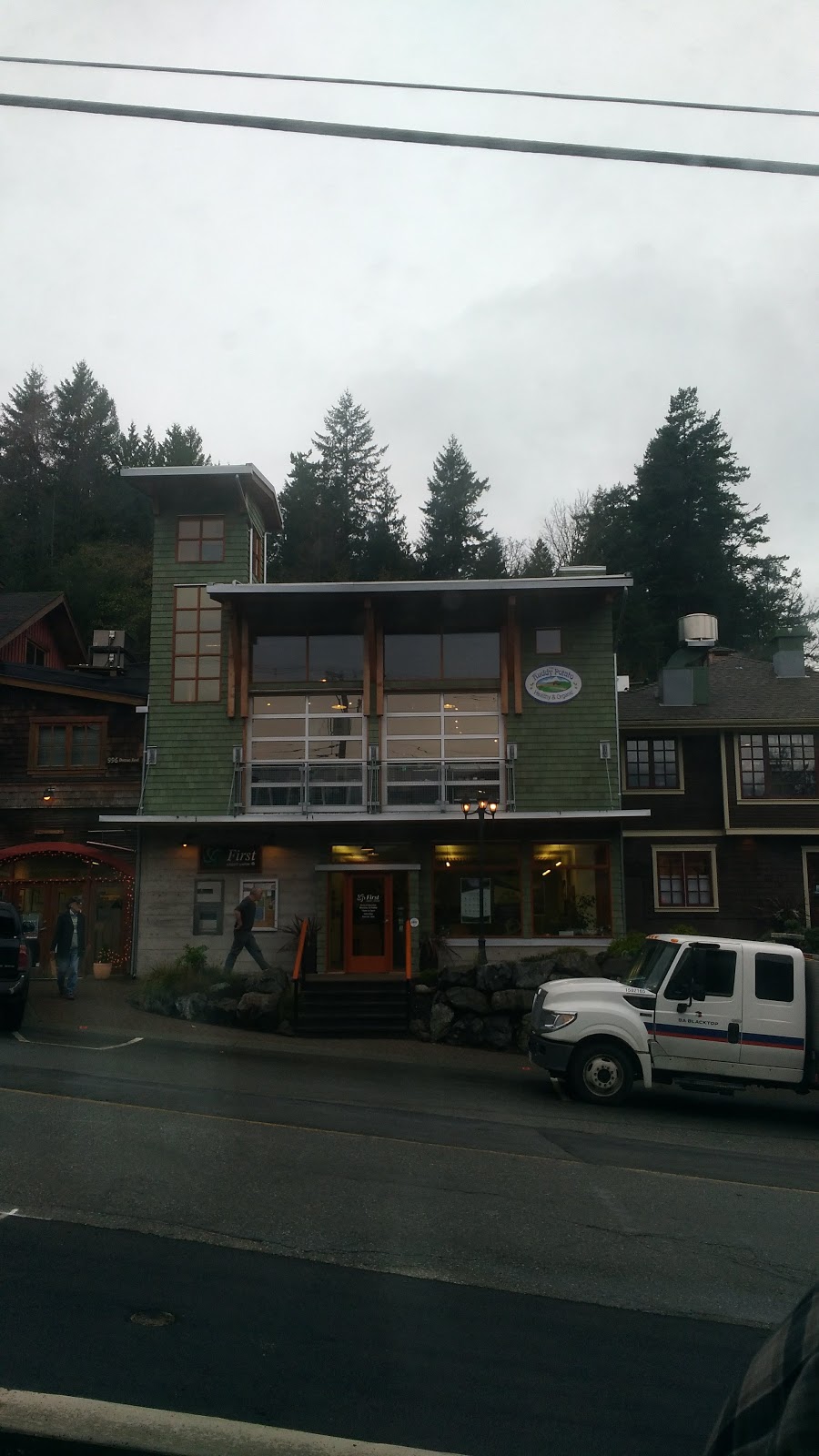 The Ruddy Potato | 996 Dorman Rd, Bowen Island, BC V0N 1G0, Canada | Phone: (604) 947-0098