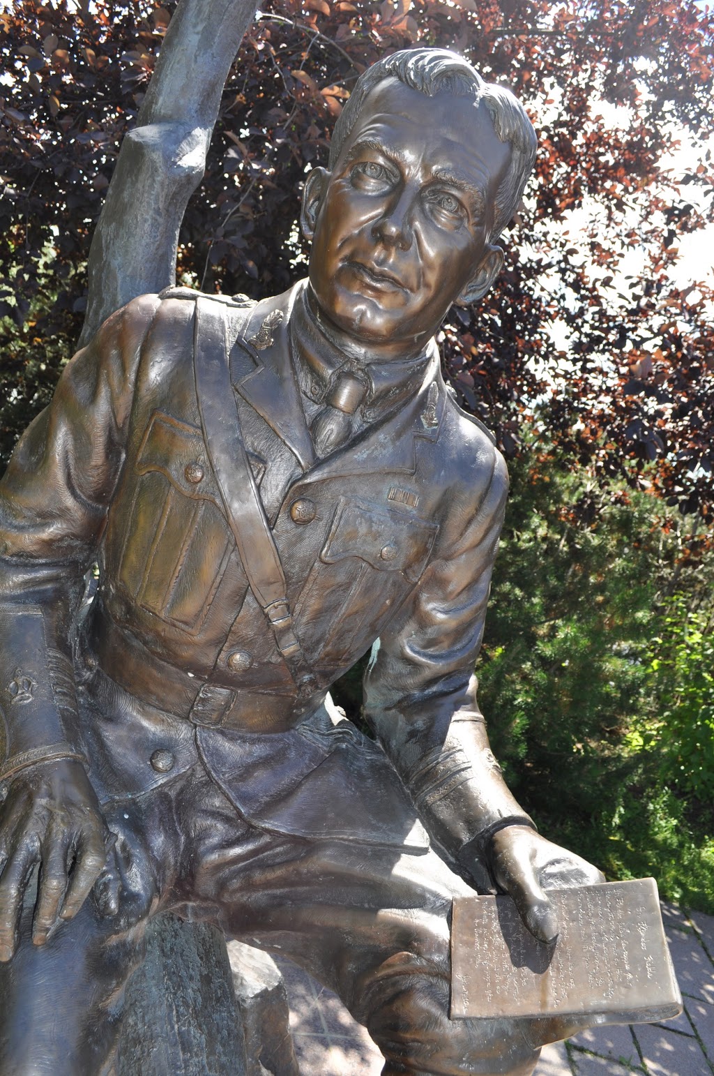 Memorial Lieutenant-Colonel John McCrae Statue | 90-94 Sussex Dr, Ottawa, ON K1N, Canada