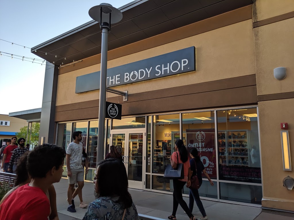 The Body Shop | 13850 Steeles Avenue West #868, Halton Hills, ON L7G 0J1, Canada | Phone: (905) 876-2777